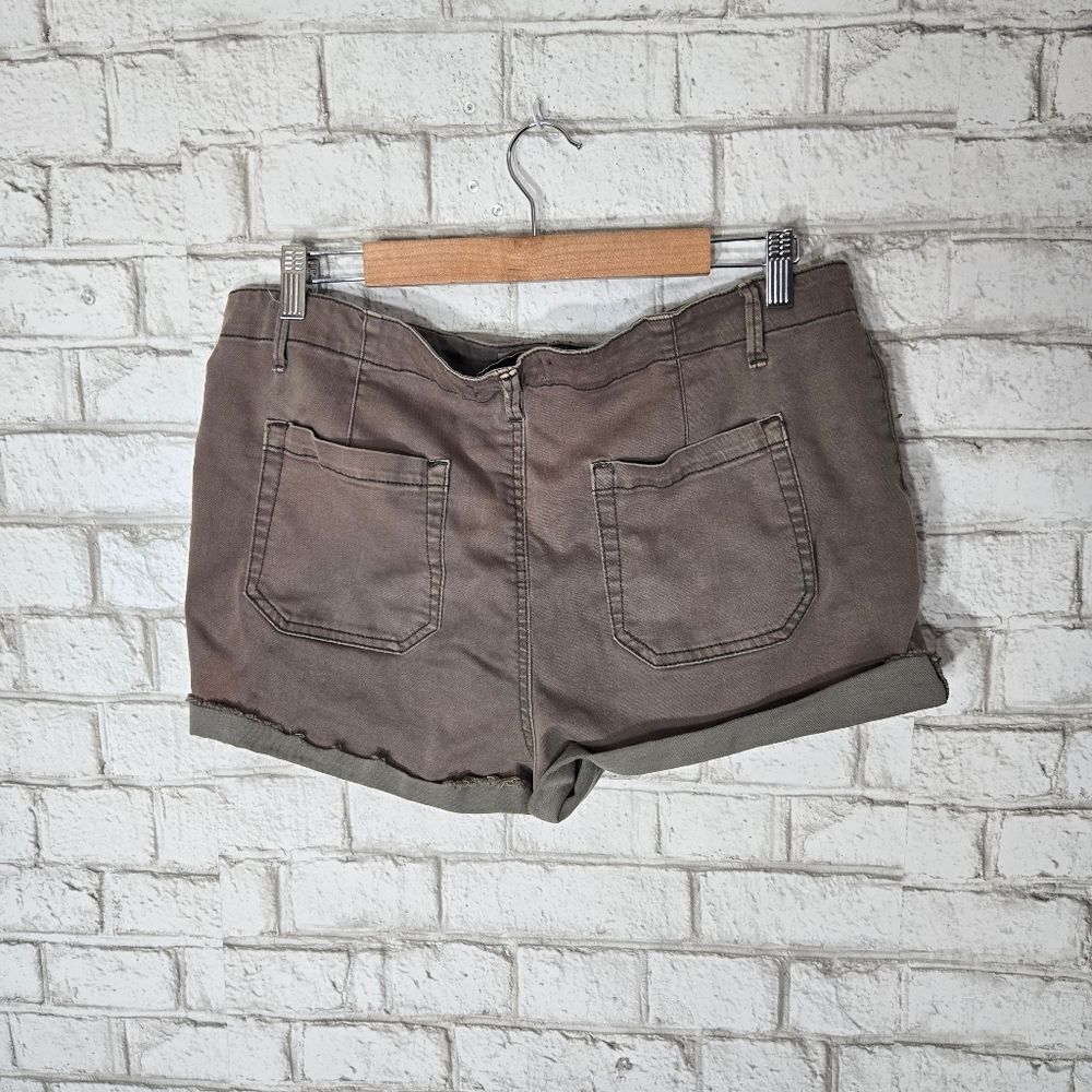 Knox Rose shorts - Picture 12 of 13